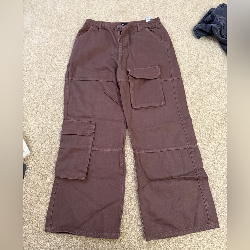 PrettyLittleThing Brown Cargo Pocket Wide Leg Jeans